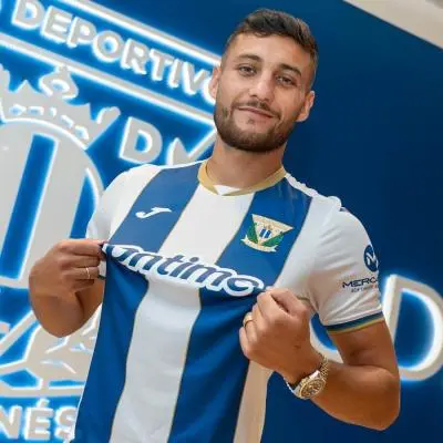 Óscar Rodríguez, futbolista profesional