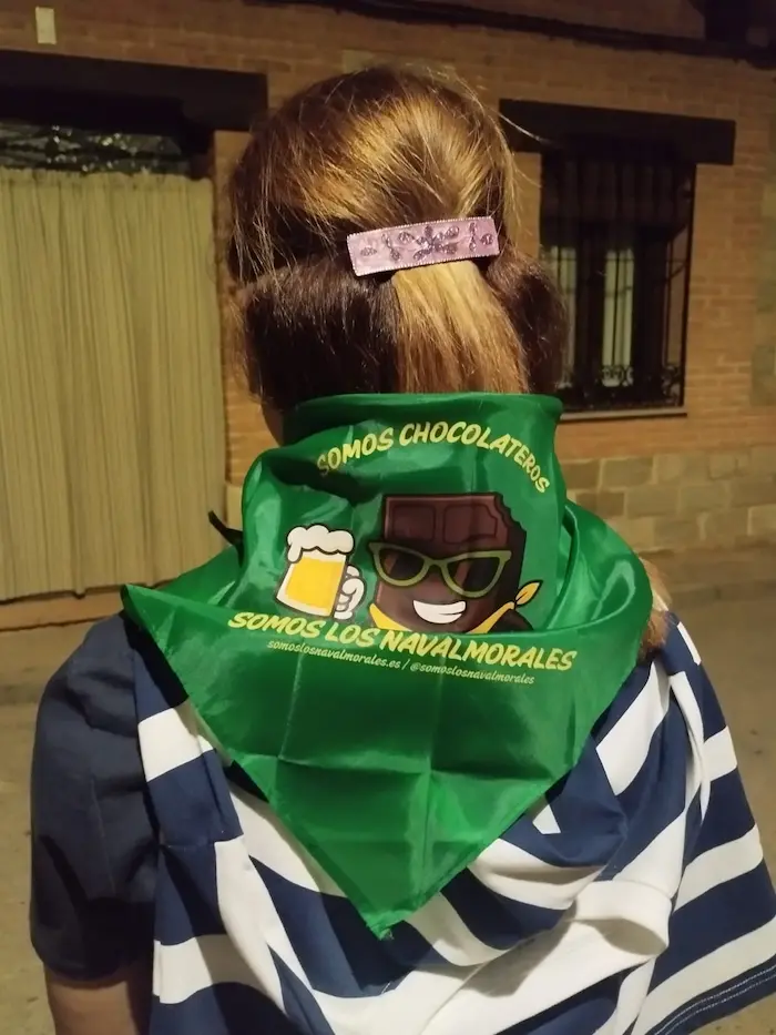 Pañuelo verde 'Somos Chocolateros' en las Fiestas de Septiembre 2025 de Los Navalmorales (Toledo)