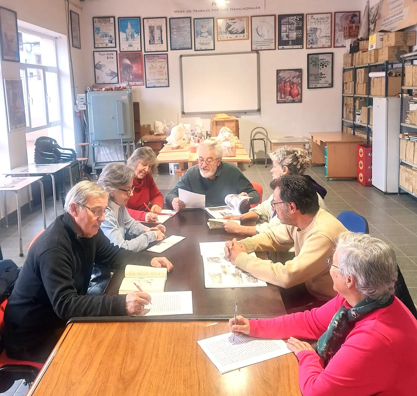 Reunión de la Mesa de Trabajo por Los Navalmorales preparando contenidos culturales y proyectos locales